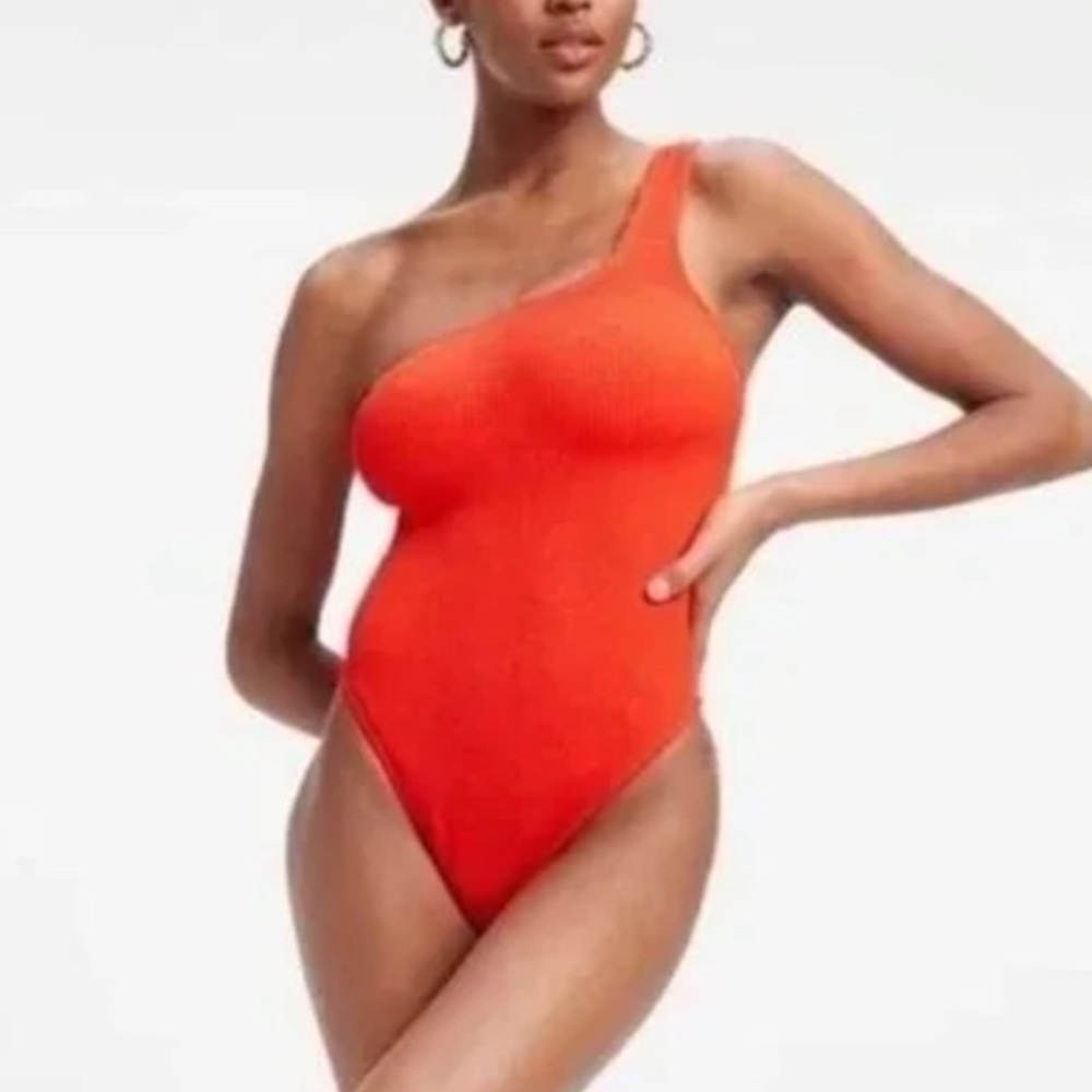 NWT Good American Always Fits One Shoulder Textured One Piece Swimsuit
